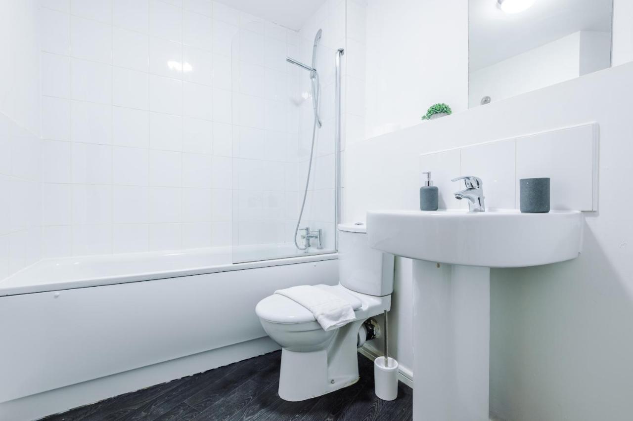 2 Bed Apartment With Balcony Private Parking Near Etihad Stadium, Coop Live Manchester Zewnętrze zdjęcie